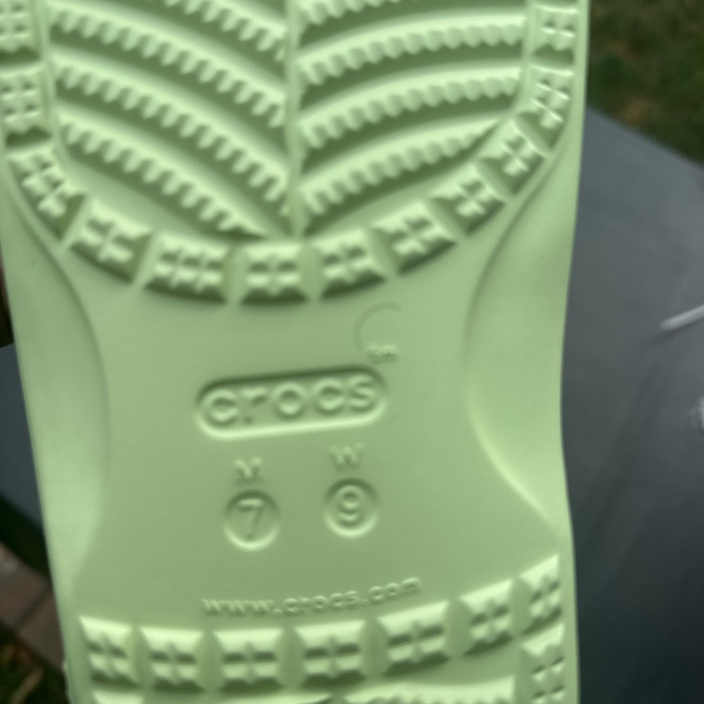 bling crocs